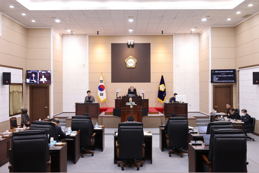 제334회 임시회 제5차 본회의 _  업무보고 3일차_0